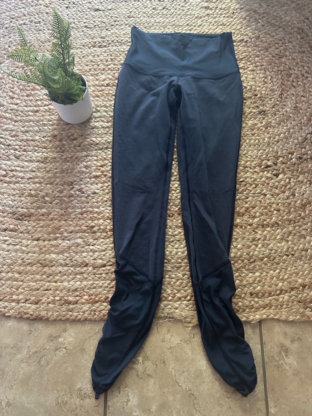 LULULEMON SWEATY ENDEAVOR LEGGINGS